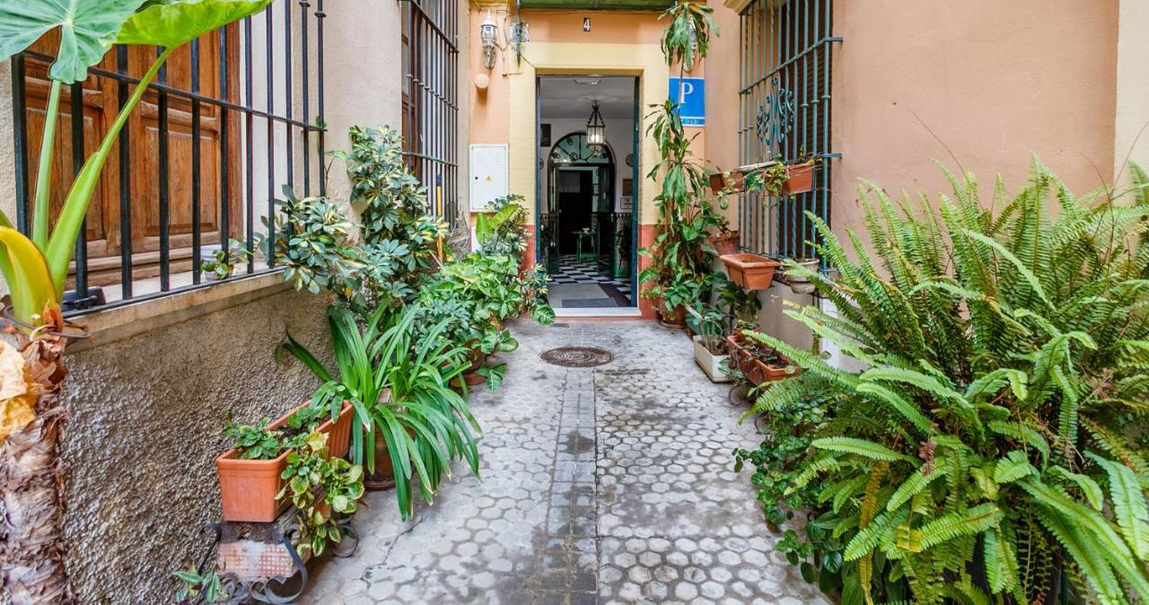 Apartamentos Sta Maria La Blanca Sevilla Exterior foto