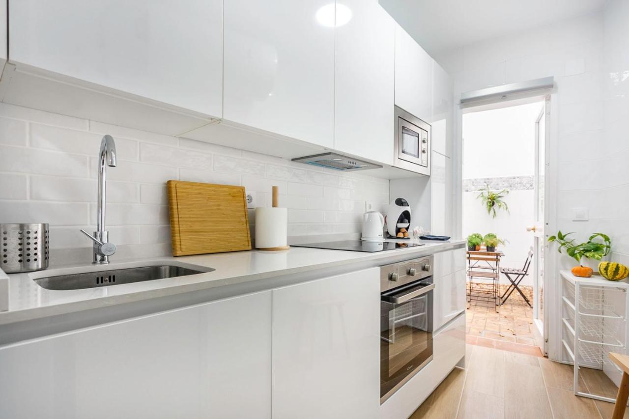 Apartamentos Sta Maria La Blanca Sevilla Exterior foto