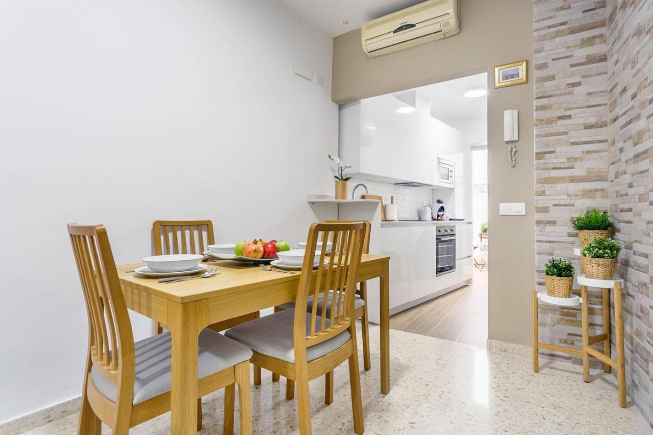 Apartamentos Sta Maria La Blanca Sevilla Exterior foto