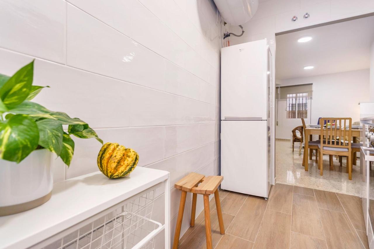 Apartamentos Sta Maria La Blanca Sevilla Exterior foto
